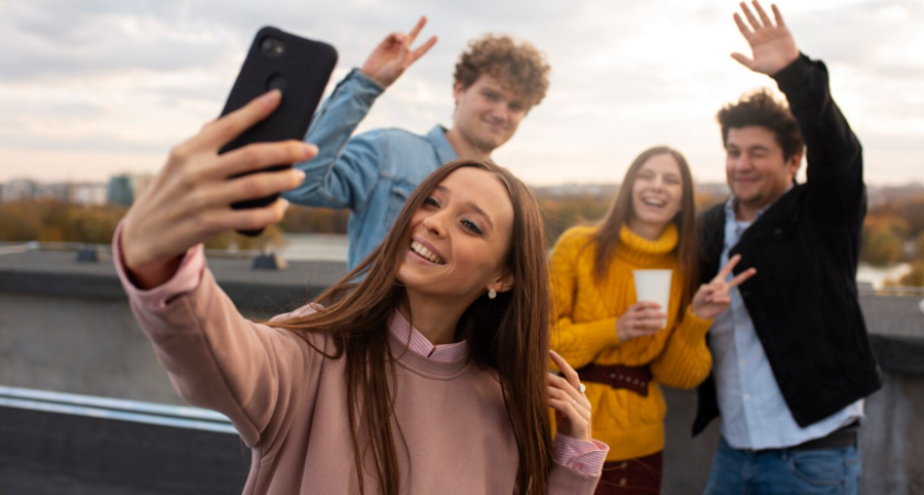 Как социальные сети влияют на общество: реальность, цифры и последствия