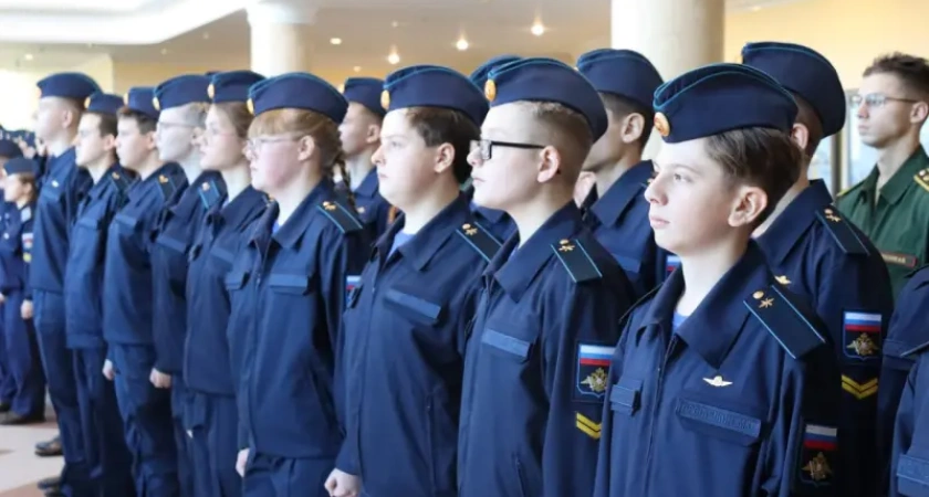 Костромской клуб юных летчиков, космонавтов и десантников принял в свои ряды 29 новых воспитанников