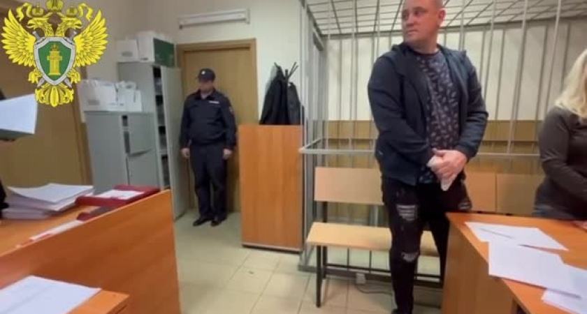 В Костроме мужчина ограбил пожилую женщину в лифте