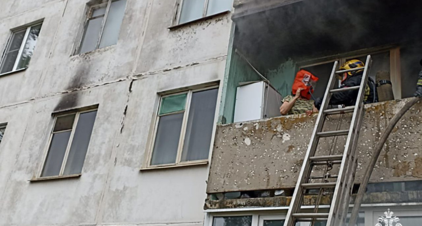 В Костромской области огнеборцы спасли 4 детей и 14 взрослых на пожаре