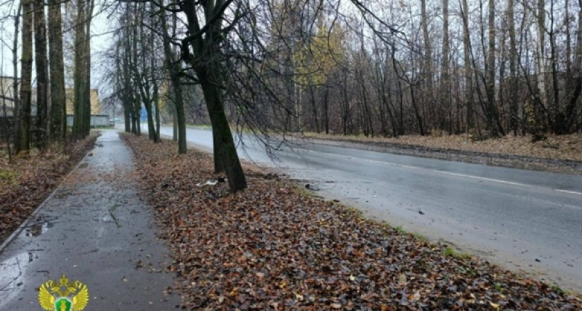 В Костроме водитель  «Лады Гранты» скрылся с места ДТП, оставив раненых подростков