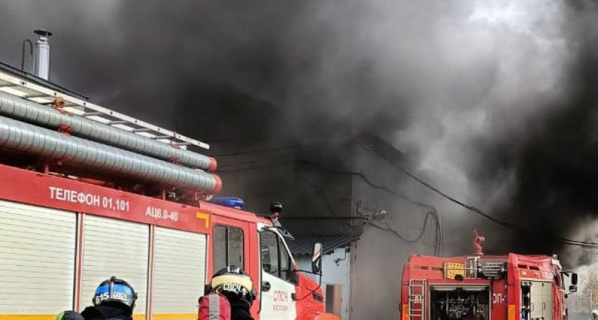 В Костроме загорелся лакокрасочный цех