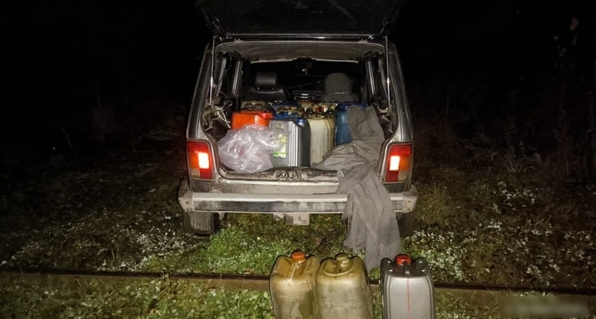 В Костромской области группа из пяти человек слили более полутонны дизельного топлива у локомотива