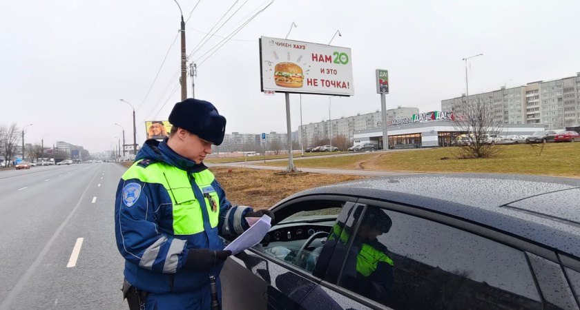 В ГАИ поставили жирную точку: можно ли обгонять справа - это должен знать каждый водитель