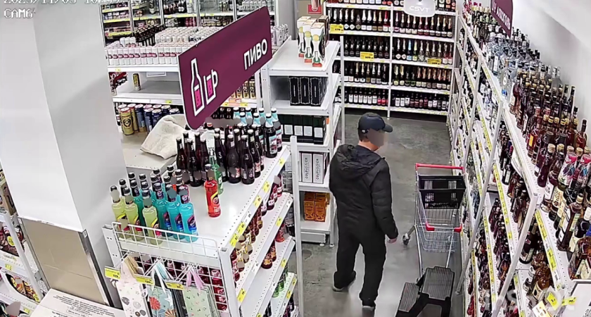 В Островском задержали мужчину, укравшего водку и телефон из магазина