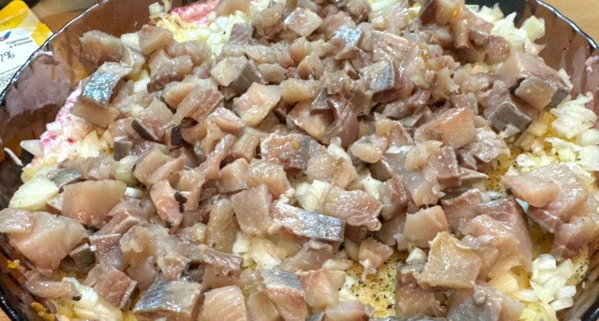 Поменяла порядок слоев в селедке под шубой – вкус взорвал рецепторы во рту: честные отзывы гостей с прошлого Нового года