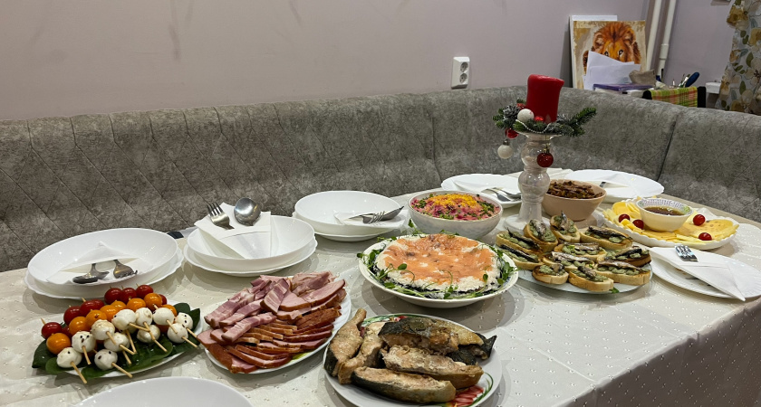 Что хранится дольше месяца? Продукты, которые стоит купить заранее к Новому году - Роскачество опубликовало список