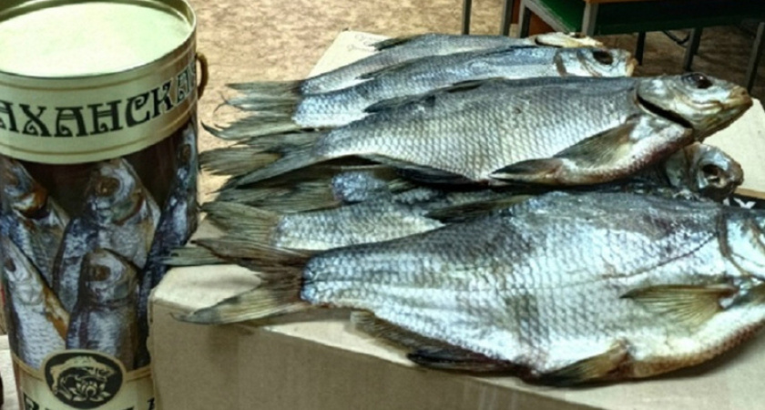 Костромской рыбак отправил на фронт 70 кг вяленой рыбы для бойцов