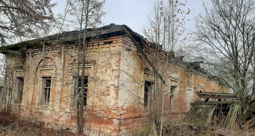 В Костромской области за рубль продают ткацкую мануфактуру и старинную лавку