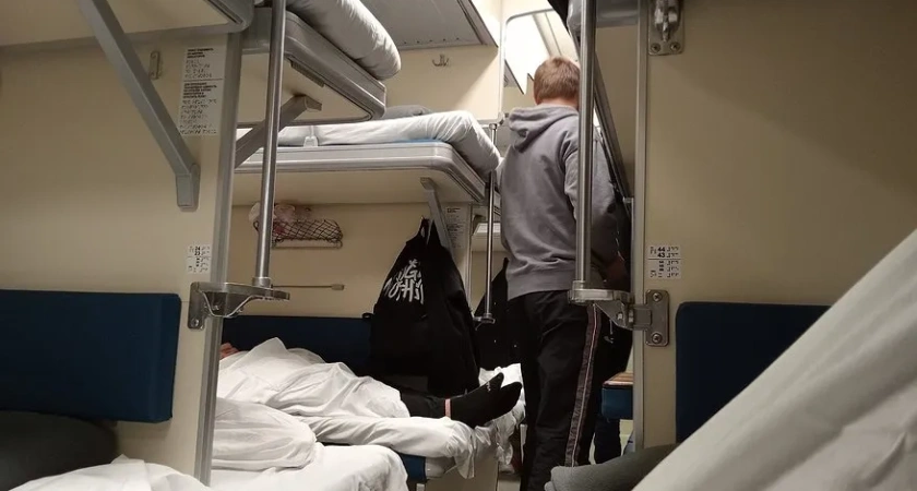 «Мы тут уже едем, вы опоздали»: пассажиры заняли наше купе — устроили такой скандал на весь вагон, что слышал весь поезд