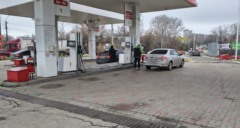 В Костромской области хотят запретить продажу бензина несовершеннолетним