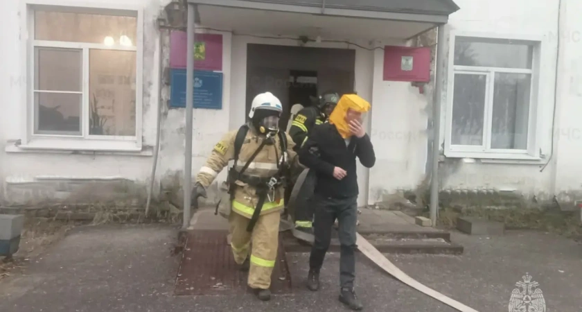 В Костромской области пожарные эвакуировали администрацию