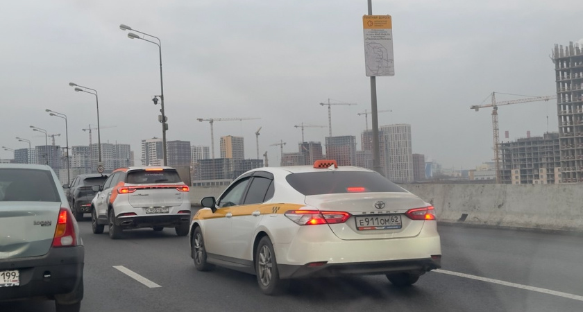 Яма или сплошная: где дороже ошибиться? Как один поворот руля превращается в штраф 7500 ₽