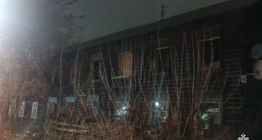 В Костроме пожар в расселенном двухэтажном доме тушили пять часов