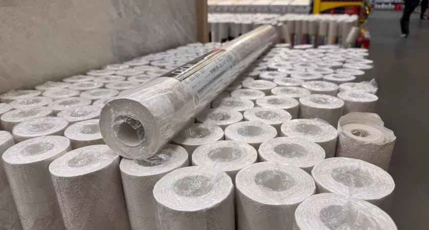 Виниловые обои - это уже моветон: клеим другой долговечный материал - тренд 2025-2026 у дизайнеров