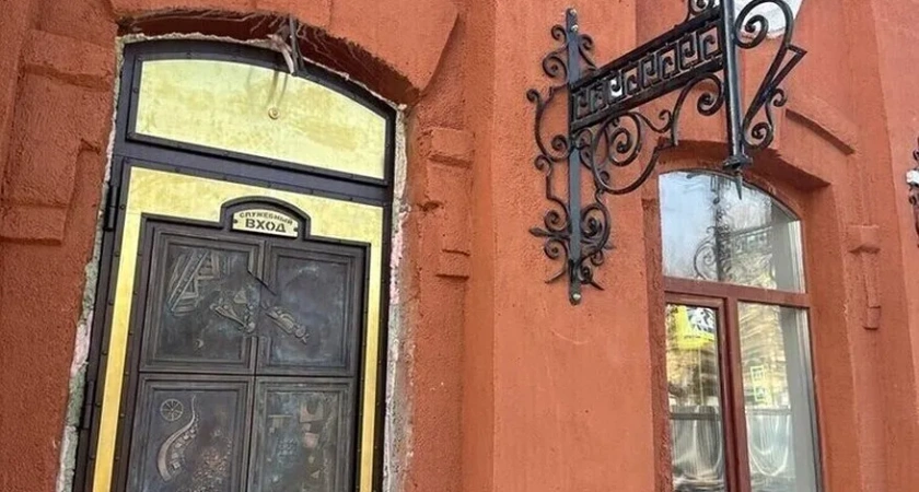 Здание в разрухе, кровля течет: ремонт Костромского Театра кукол грозит обернуться уголовным делом