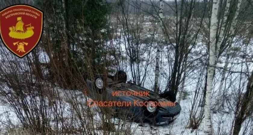 В Костромской области женщина на "Ладе Гранте" улетела в кювет