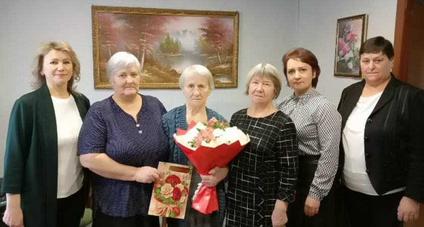 В Костромской области 90-летний юбилей отметила экс-директор льнообрабатывающего предприятия