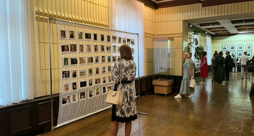 "Герои с вечно русским сердцем": В Костроме открылась фотовыставка о защитниках Родины (6+)