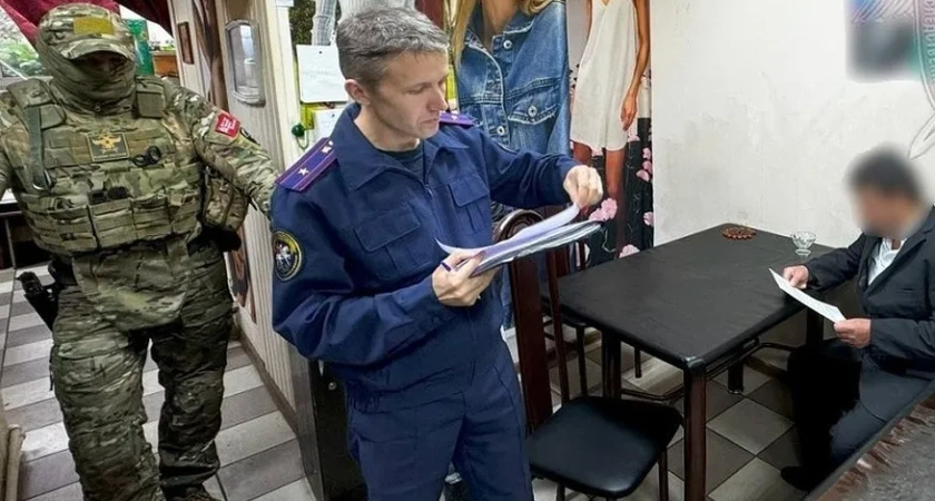 За фиктивный "наркотический" рейд: в Костроме экс-полицейский и его знакомый получили 3 года колонии