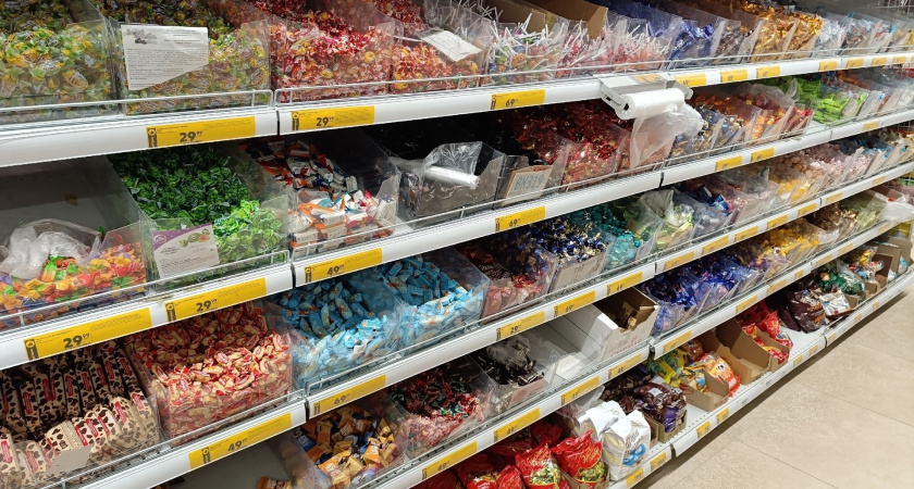 Можно покупать сразу по 2 кг – чистый состав: Росконтроль назвал лучшие марки конфет