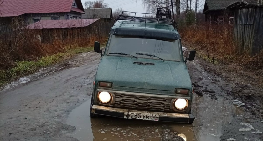 В Нее машины проваливаются под землю после работ по газификации