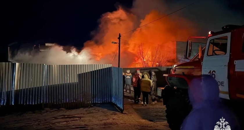 В Костромской области загорелось здание ювелирной мастерской