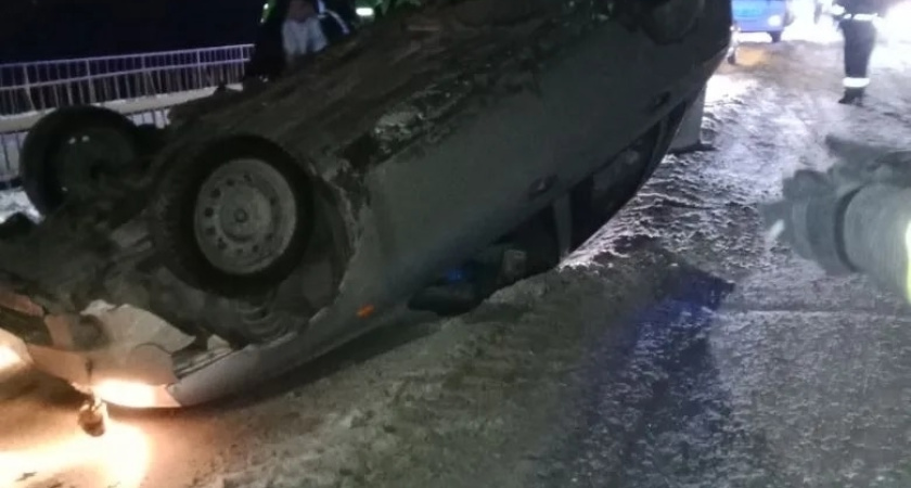 В Костромской области опрокинулась "Лада" с ребенком в салоне