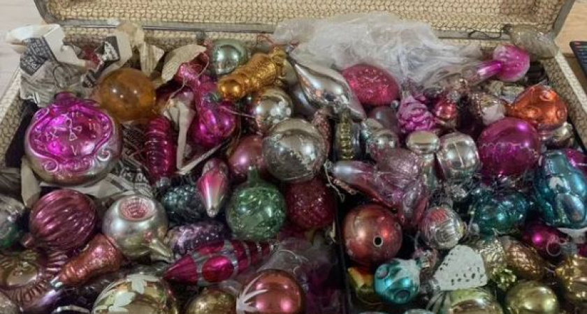 Новогодняя ностальгия: В Костроме продают винтажные елочные игрушки за 100 тысяч рублей