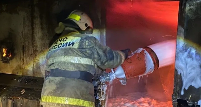 В Красносельском районе потушили пожар в частном жилом доме