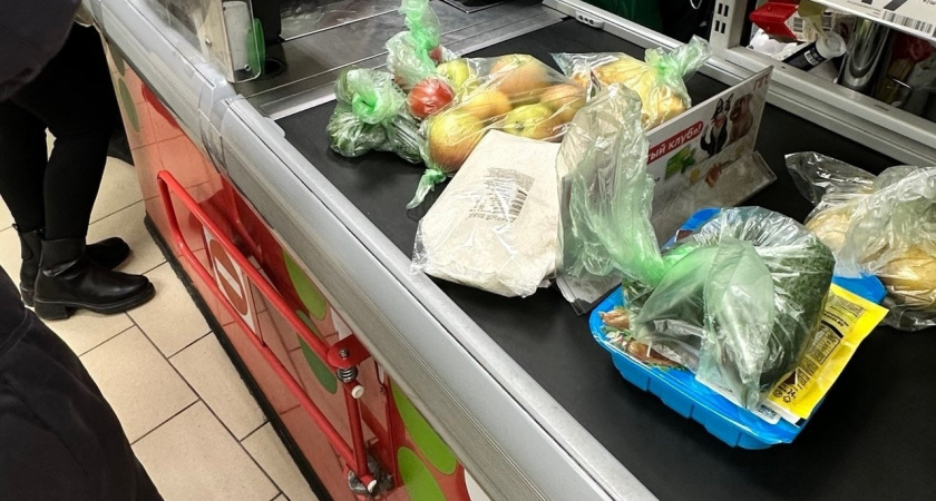 Внутрь магазинов больше не пустят: "Магнит" и "Пятерочка" приняли историческое решение