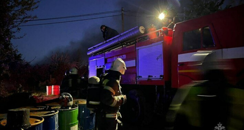 В Костромской области после падения БПЛА произошел пожар в воинской части