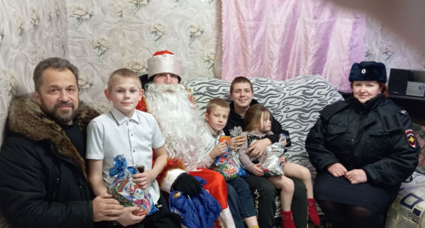 В Судиславском районе сотрудники полиции организовали настоящий праздник для детей из малообеспеченных семей