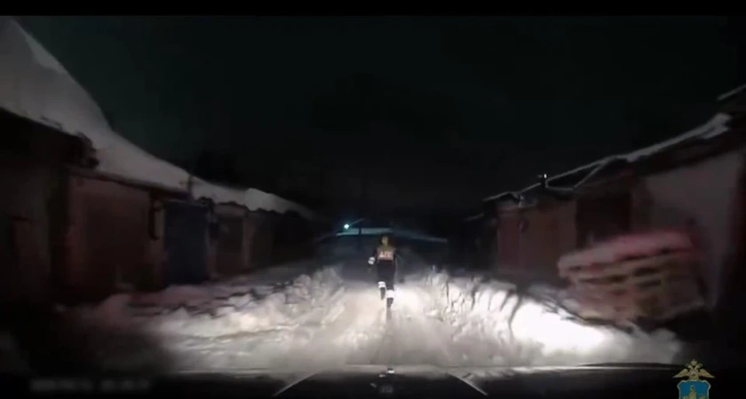 Пьяная погоня на снегоходе: в Костроме отец рисковал сыном ради "тест-драйва"