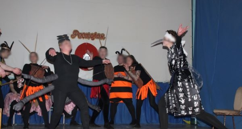 Заключенные женщины из Костромы переделали "Муха-цокотуху" прямо в колонии