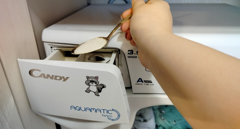 Высыпала одну ложку в стиральную машинку, и даже старые деревянные полотенца стали мягкие и пушистые - хитрость горничных