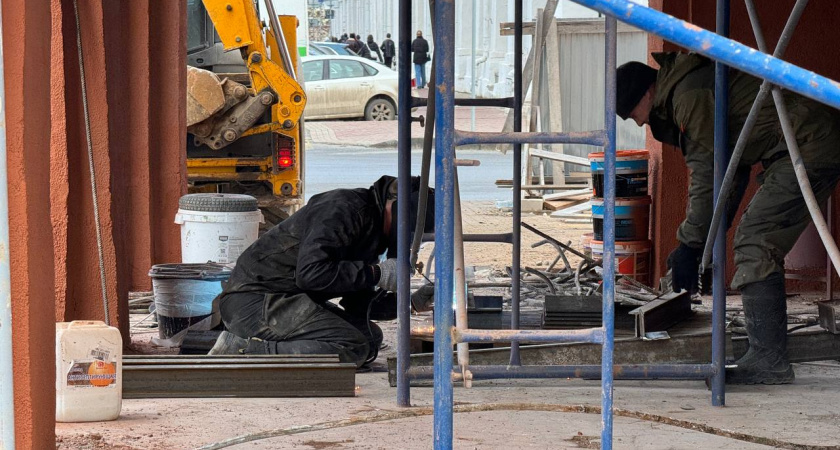 Наследие под плесенью и уголовным делом: хроника криминального ремонта Костромского театра кукол