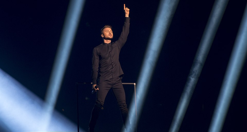 В Костроме раскупили все билеты по 13 тысяч на концерт Лазарева (16+): райдер певца