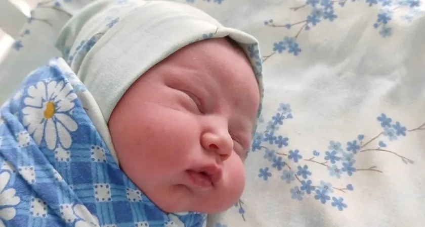 Здоровая и сильная малышка: в Костромской области второго ребенка в семье назвали латинским именем