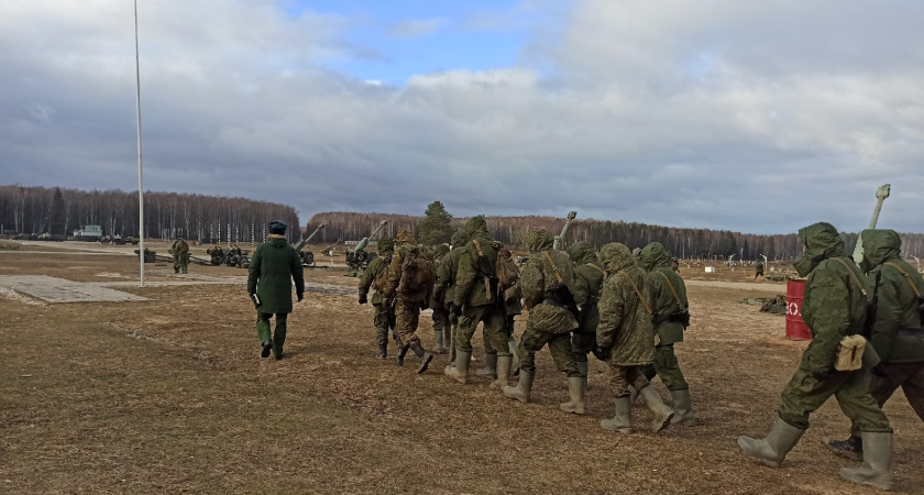 Мужчины из Костромы массово получают повестки через Госуслуги