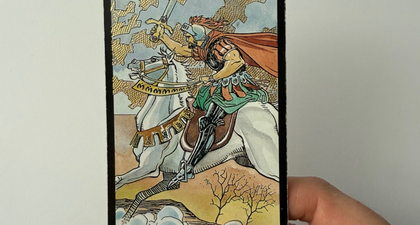 Придется быстро принимать решения и менять планы - совет дня от карт Таро на 18 февраля