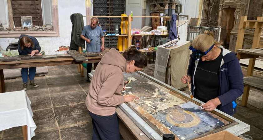 В Москве открылся месяц Костромской области: спасают исчезающие храмы 