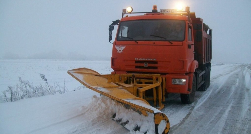 Более 400 единиц техники задействовано в уборке снега на дорогах Костромской области