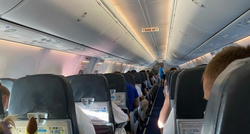 Стюардесса поделилась: каких мест в самолёте следует избегать любой ценой