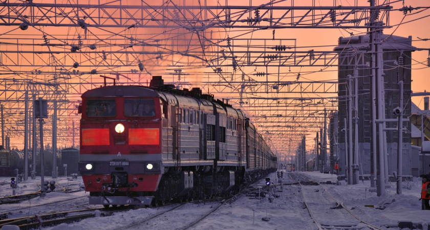 Пассажиры костромских поездов опоздали в Москву из-за сломавшегося грузового состава