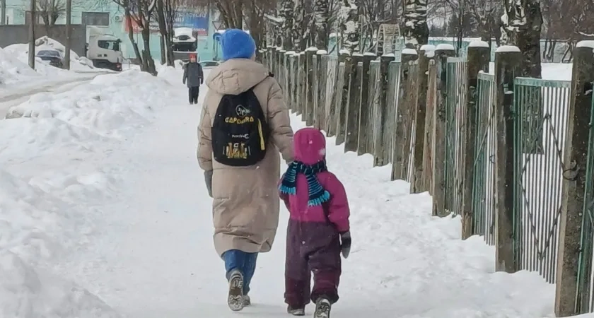 В Костроме поощрили финансово 40 студенток за беременность