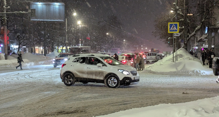 Сугробы в Костроме за сутки выросли на 12 сантиметров