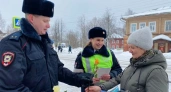 Костромские госавтоинспекторы поздравили женщин с 8 Марта