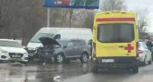 Три машины разбились в ДТП на улице Юрия Смирнова