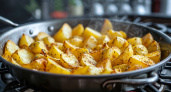 Пожалуйста, только не масло: вот на чем надо жарить картошечку до хрустящей корочки - запомните раз и навсегда